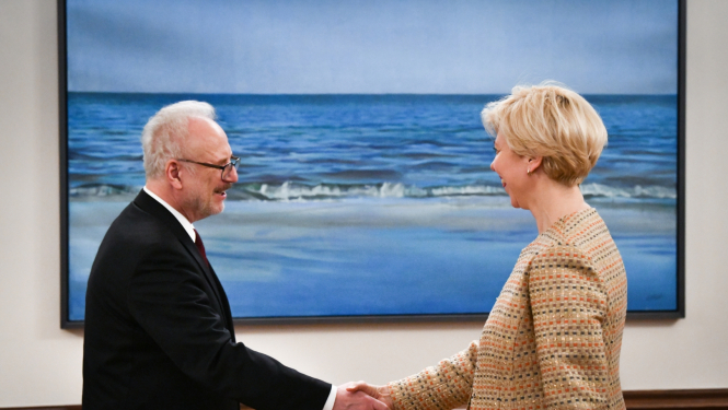 13.01.2023. Valsts prezidents Egils Levits tiekas ar izglītības un zinātnes ministri Andu Čakšu. Foto autors: Ilmārs Znotiņš, Valsts prezidenta kanceleja.