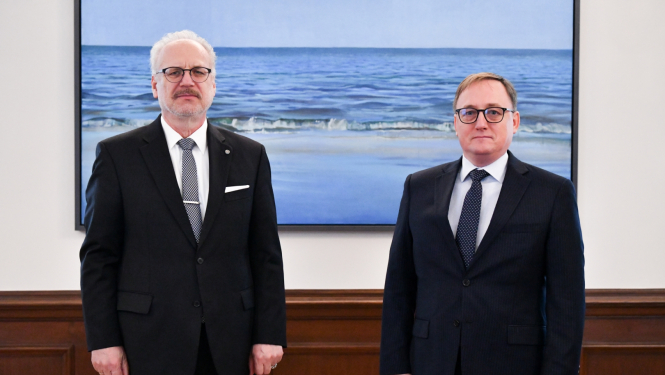 Valsts prezidents Egils Levits tiekas ar Latvijas Bankas prezidentu Mārtiņu Kazāku