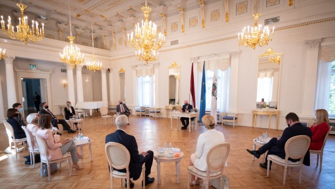 Konsitucionālo orgānu kopsēde Rīgas pils Baltajā zālē