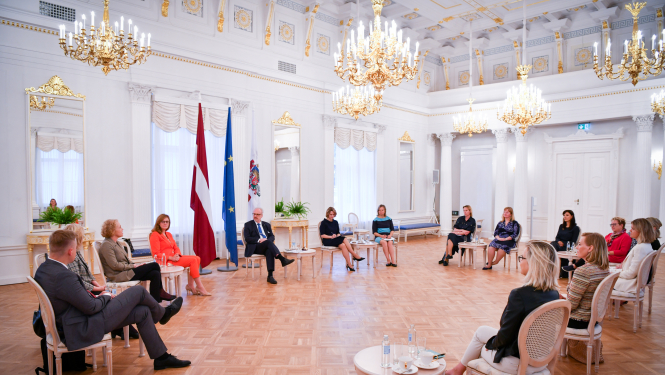Valsts prezidenta tikšanās Rīgas pilī ar Latvijas profesionāļiem, kuri strādā nozīmīgās starptautiskajās organizācijās
