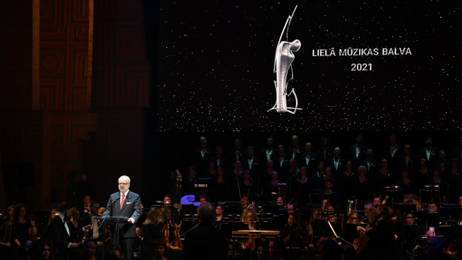 Egils Levits uz skatuves