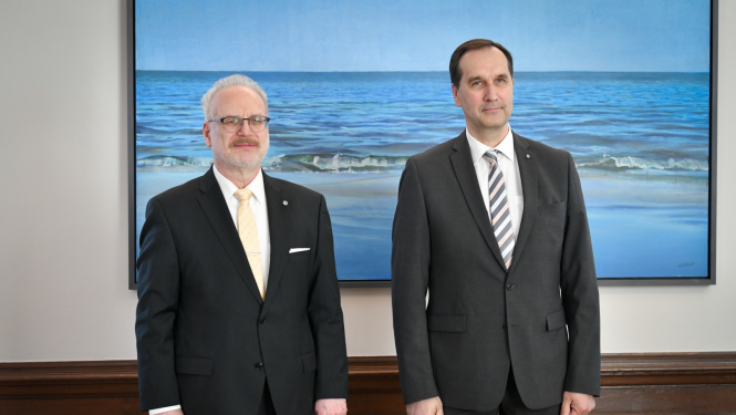 09.05.2023. Valsts prezidents Egils Levits izsaka atzinību vēstniekam Mārim Riekstiņam. 