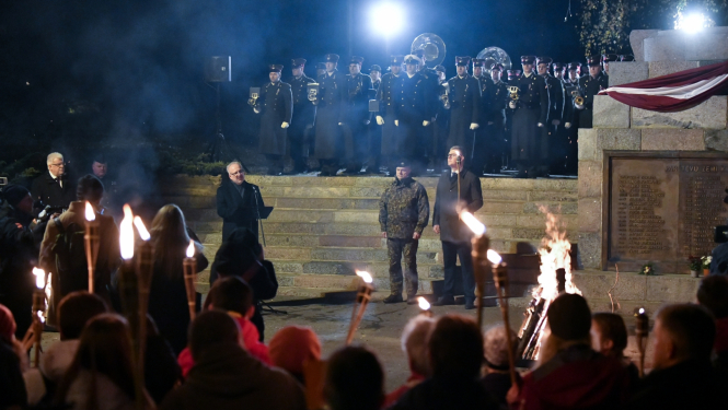 Valsts prezidents sniedz uzrunu klātesošajiem