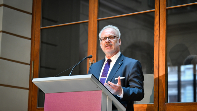 Valsts prezidents Egils Levits sniedz runu Tieslietu līderu foruma “Atbildība un inovācijas pārmaiņu laikā” atklāšanas vakariņās