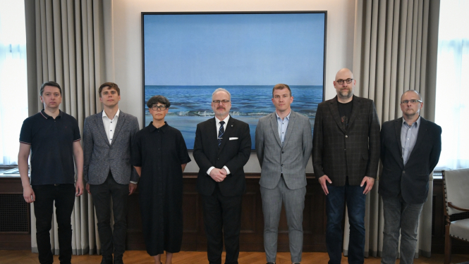 20.06.2023. Valsts prezidents Egils Levits Rīgas pilī tiekas ar Kārli Silu, Kasparu Zelli, Gustavu Strengu, Inetu Lipšu, Tomu Ķikutu un Jāni Šiliņu, lai pārrunātu vēstures politikas jautājumus. Foto autors: Ilmārs Znotiņš, Valsts prezidenta kanceleja.