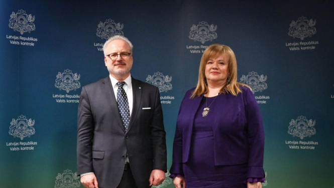 Valsts prezidents tiekas ar valsts kontrolieri Elitu Krūmiņu