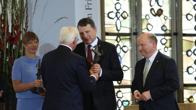 Latvija saņem starptautisko Vestfālenes miera balvu