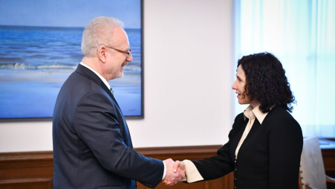 Valsts prezidents tiekas ar izglītības un zinātnes ministri Ilgu Šuplinsku