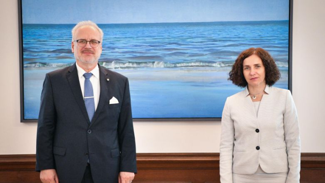 Valsts prezidents ar izglītības un zinātnes ministri pārrunā augstskolu pārvaldības reformas gaitu un citus nozares jautājumus