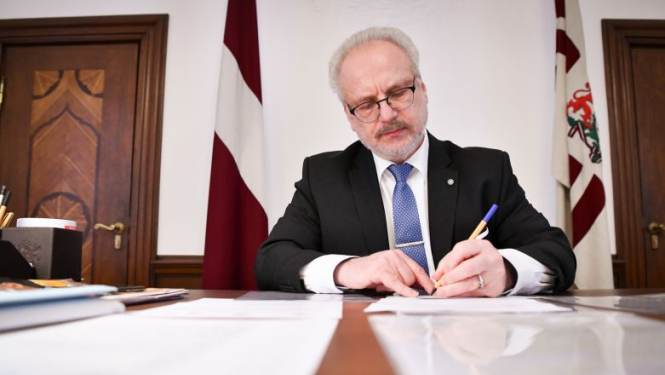 Valsts prezidents izsludina vairākus likumus ārkārtējās situācijas pārvarēšanai valstī