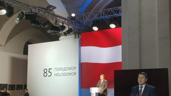 Valsts prezidents piedalās Golodomora 85. gadadienai veltītajos piemiņas pasākumos Ukrainā