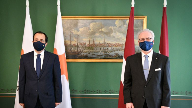 Valsts prezidents Egils Levits tiekas ar V. E. Kipras Republikas ārlietu ministru Niku Hristodulidi