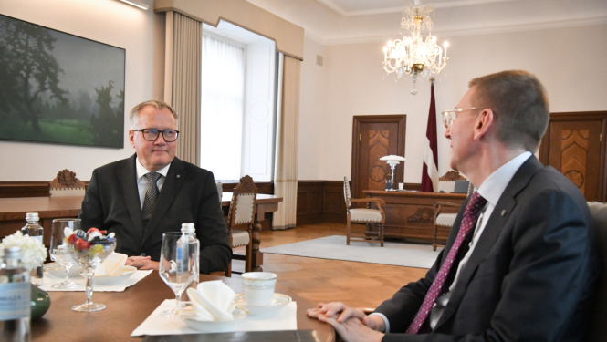 31.07.2023. Valsts prezidents Edgars Rinkēvičs tiekas ar finanšu ministru Arvilu Ašeradenu