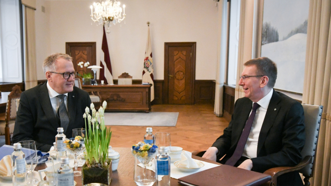 26.02.2024. Valsts prezidenta Edgara Rinkēviča tikšanās ar finanšu ministru Arvilu Ašeradenu