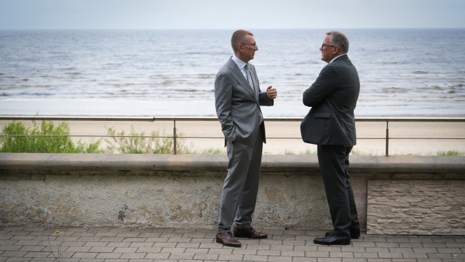 03.06.2024. Valsts prezidenta Edgara Rinkēviča tikšanās ar finanšu ministru Arvilu Ašeradenu Jūrmalas rezidencē