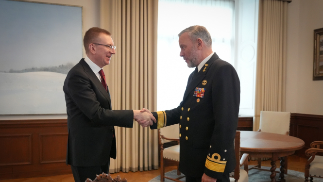 27.03.2024. Valsts prezidenta Edgara Rinkēviča tikšanās ar NATO Militārās komitejas priekšsēdētāju admirāli Robu Baueru (Mr Rob Bauer)