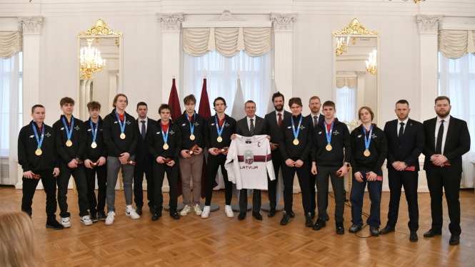 15.02.2024. Valsts prezidenta Edgara Rinkēviča tikšanās ar Pasaules Jaunatnes ziemas olimpisko spēļu Latvijas delegācijas dalībniekiem un godalgoto sportistu sveikšana