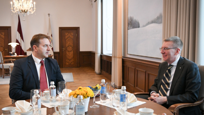 19.01.2024. Valsts prezidenta Edgara Rinkēviča tikšanās ar Satversmes tiesas priekšsēdētāju Aldi Laviņu