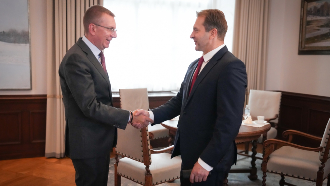 01.08.2024. Valsts prezidenta Edgara Rinkēviča tikšanās ar Satversmes tiesas priekšsēdētāju Aldi Laviņu. Foto autors: Ilmārs Znotiņš, Valsts prezidenta kanceleja.