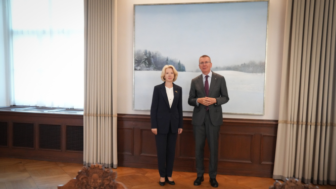 11.09.2024. Valsts prezidenta Edgara Rinkēviča tikšanās ar Saeimas Ārlietu komisijas priekšsēdētāju Ināru Mūrnieci