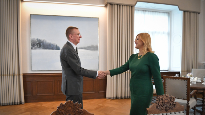 27.07.2023. Valsts prezidents Edgars Rinkēvičs tiekas ar labklājības ministri Eviku Siliņu Valsts prezidenta kabinetā. 