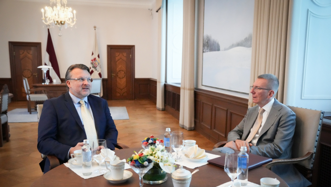 Valsts prezidenta Edgara Rinkēviča tikšanās ar Saeimas frakcijas “Latvija pirmajā vietā” priekšsēdētāju Aināru Šleseru