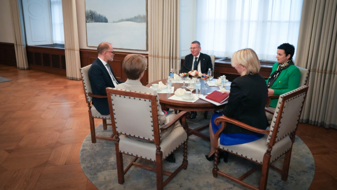 02.10.2024. Valsts prezidenta Edgara Rinkēviča tikšanās ar aizsardzības ministru Andri Sprūdu