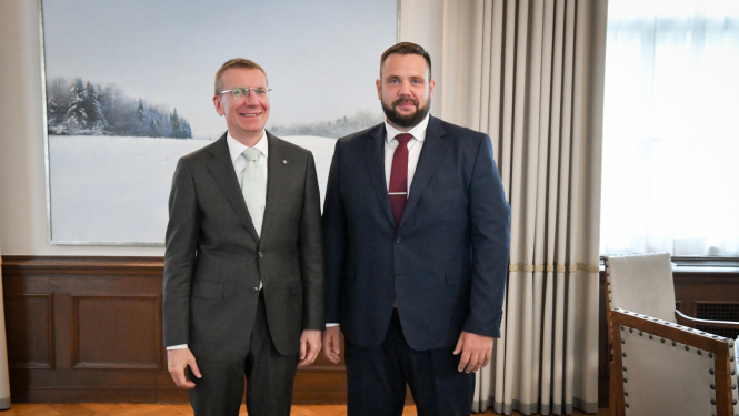 03.08.2023. Valsts prezidents Edgars Rinkēvičs tiekas ar satiksmes ministru Jāni Vitenbergu