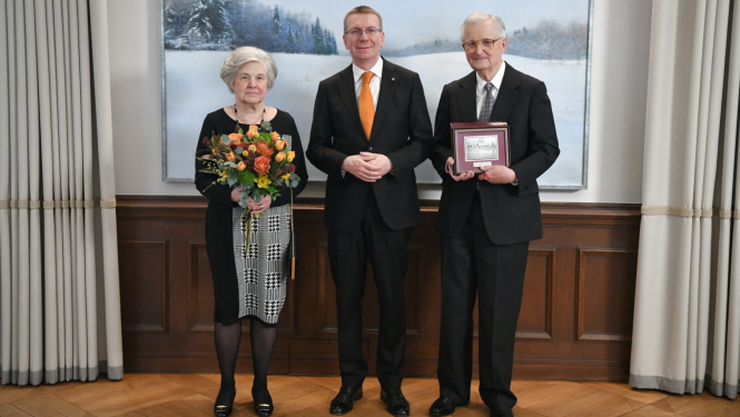 14.02.2024. Valsts prezidents sveic Valstiskuma balvas ieguvēju Vili Vītolu apaļajā dzīves jubilejā
