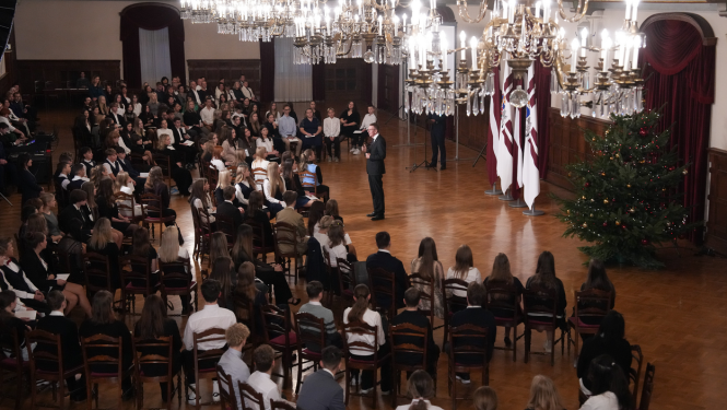 04.12.2024. Latvijas Republikas proklamēšanas 106.gadadienai veltītā skolēnu radošo darbu konkursa dalībnieku viesošanās Rīgas pilī