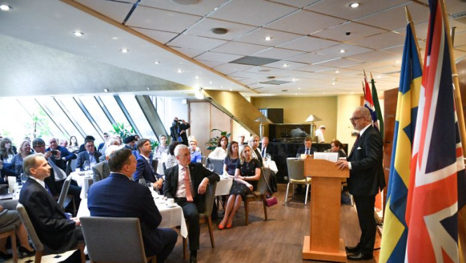 Valsts prezidents pozitīvi vērtē ārvalstu tirdzniecības kameru Latvijā devumu valsts ekonomiskajā izaugsmē