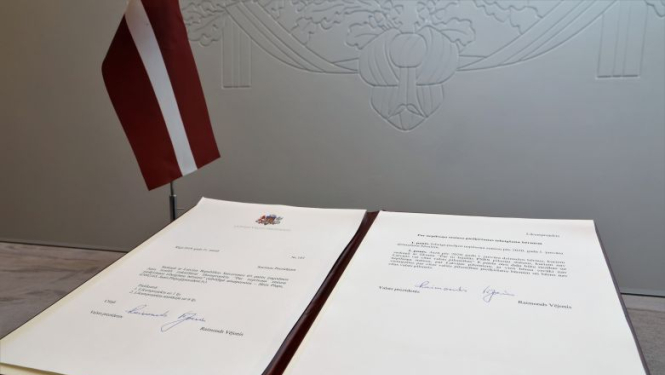 Valsts prezidents iesniedz Saeimā likumprojektu “Par nepilsoņa statusa piešķiršanas izbeigšanu bērniem”