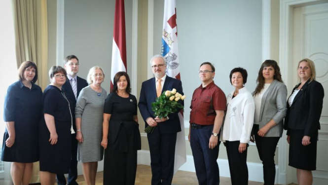 Valsts prezidents: sabiedrībā jāstiprina latviešu valodas un literatūras skolotāju profesijas prestižs