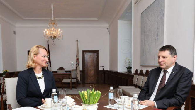 Valsts prezidents Raimonds Vējonis tiekas ar kultūras ministri Daci Melbārdi