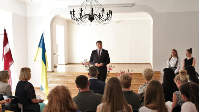 Valsts prezidents Saldus reģionālās vizītes laikā atklāj nometni Ukrainas karavīru bērniem