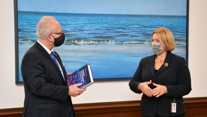 Valsts prezidents: zinātnes finansējuma trūkuma dēļ daudzas Latvijas valstij nozīmīgas nozares paliek neizpētītas