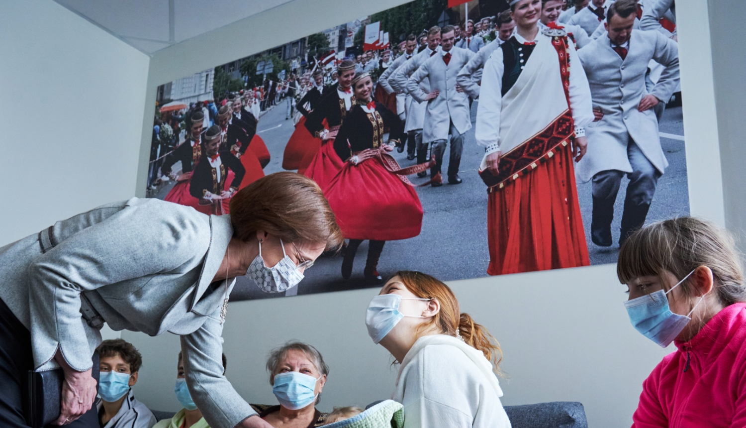 Andra Levites kundze tiekas ar bēģļiem no Ukrainas 