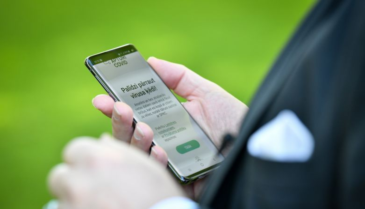 Latvija – pirmā valsts pasaulē, kas izveidojusi demokrātiskiem principiem atbilstošu un brīvprātīgi lejupielādējamu lietotni vīrusa Covid-19 apturēšanai
