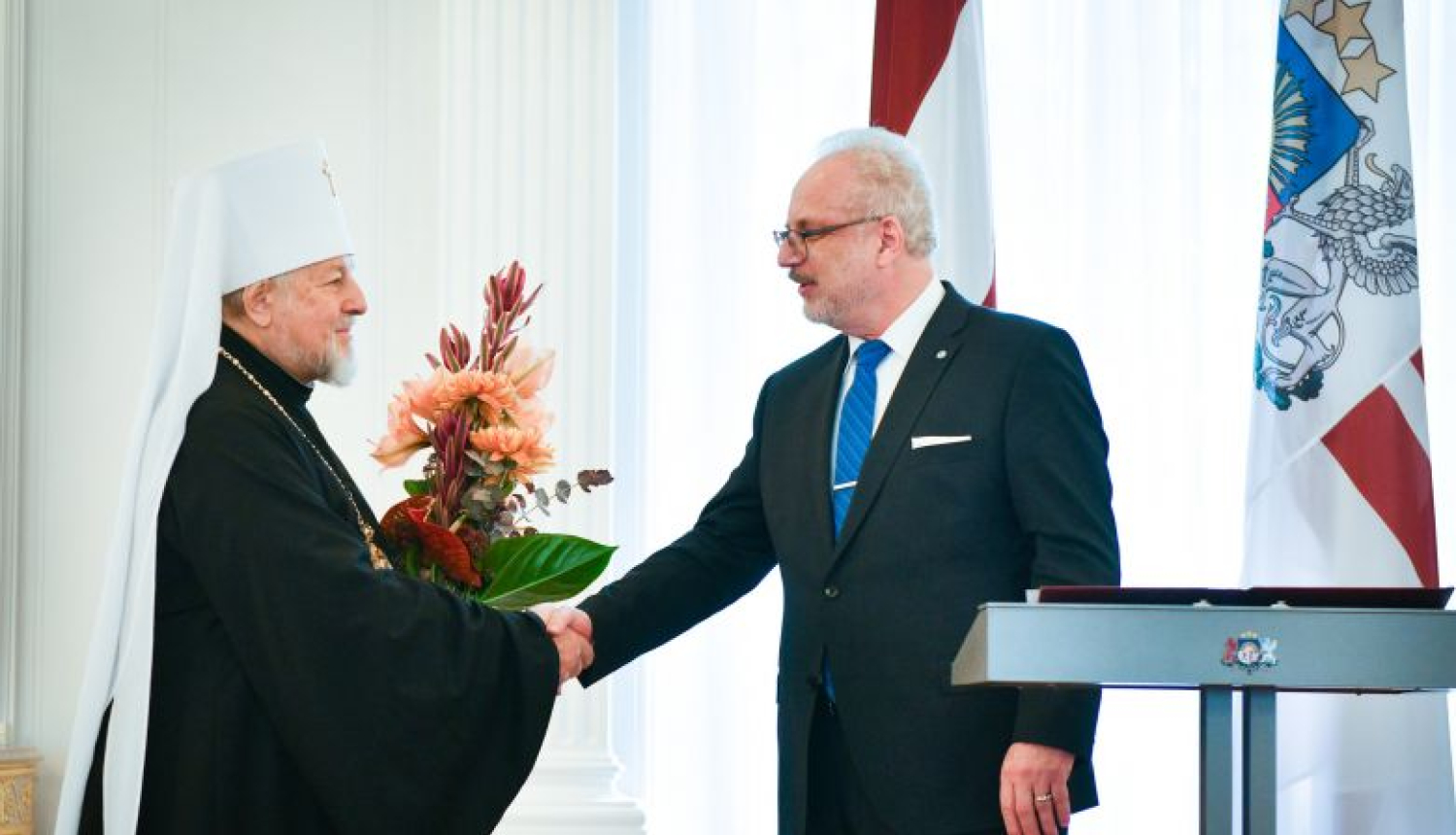 Valsts prezidents pasniedz Cildinājuma rakstu Rīgas un visas Latvijas Metropolītam Aleksandram 80 gadu jubilejā
