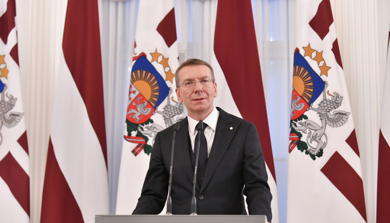 Valsts prezidenta Edgara Rinkēviča uzruna augstāko Latvijas valsts apbalvojumu – Triju Zvaigžņu ordeņa, Viestura ordeņa un Atzinības krusta – pasniegšanas svinīgajā ceremonijā
