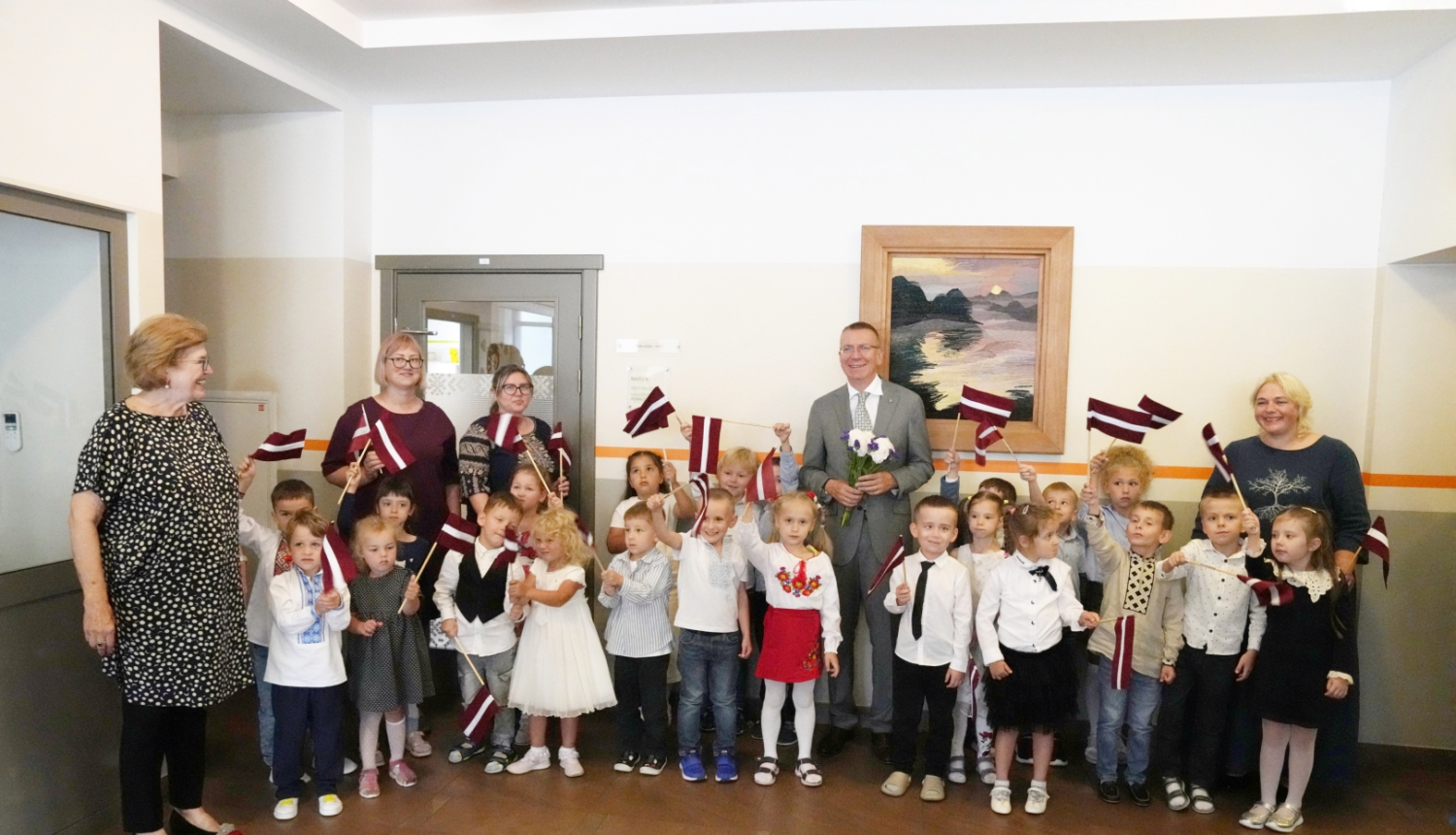 02.09.2024. Valsts prezidents Edgars Rinkēvičs apmeklē Rīgas Ukraiņu vidusskolu