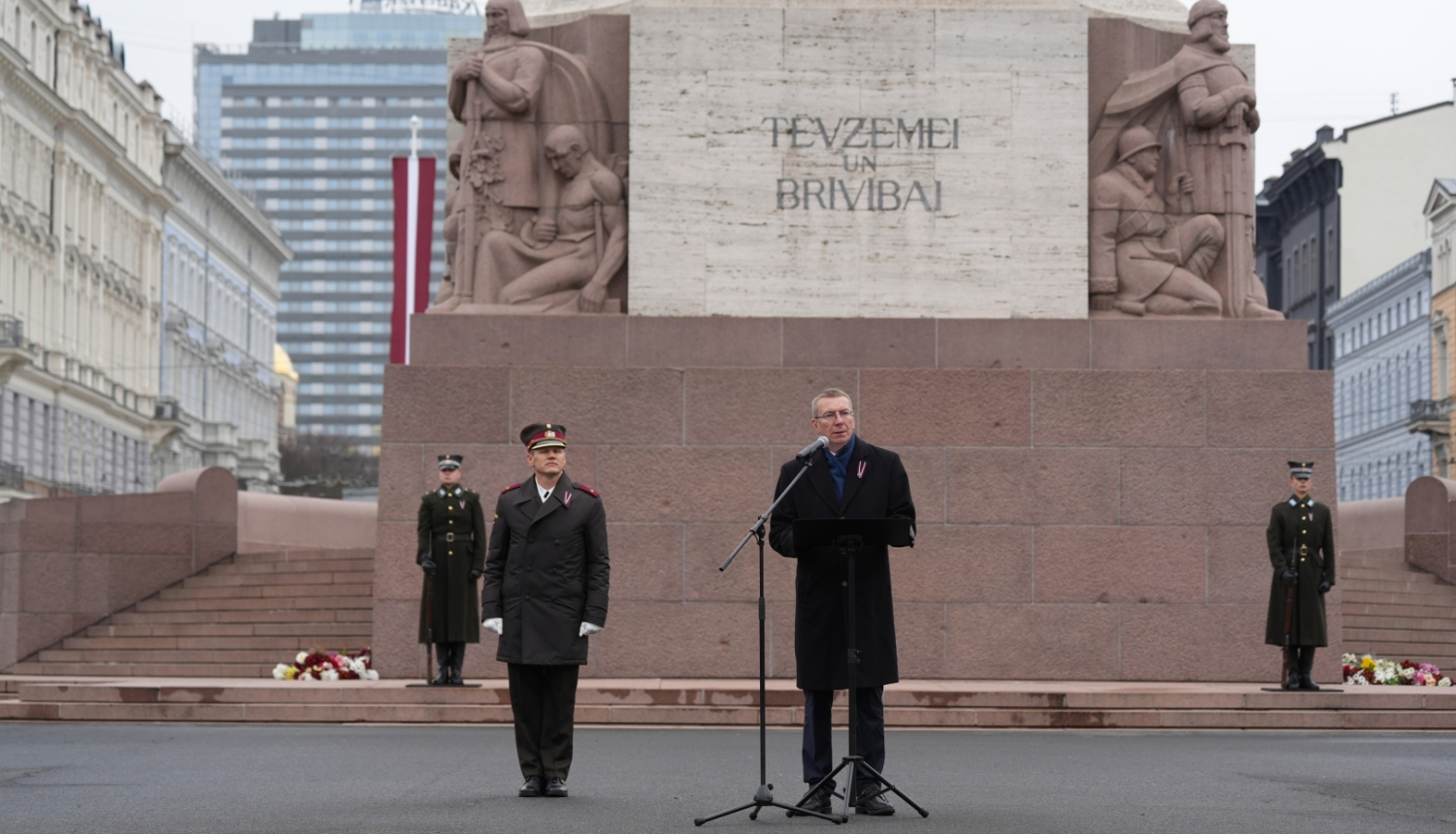 11.11.2024. Valsts prezidenta Edgara Rinkēviča uzruna svinīgās godasardzes maiņas ceremonijā pie Brīvības pieminekļa