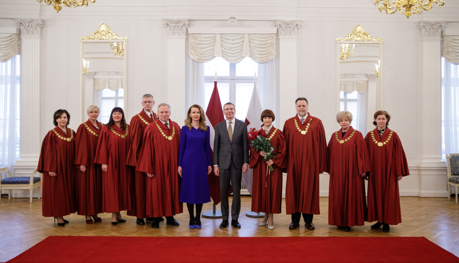 Valsts prezidentam tiesneša zvērestu dod Augstākās tiesas tiesnese Sanita Osipova