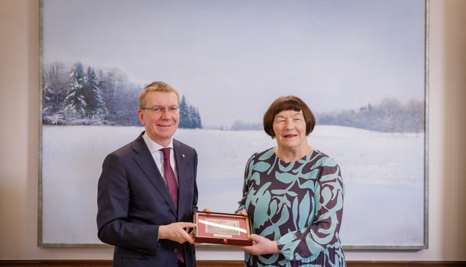20.02.2024. Valsts prezidents sveic Latvijas Nacionālā mākslas muzeja direktori Māru Lāci apaļajā dzīves jubilejā