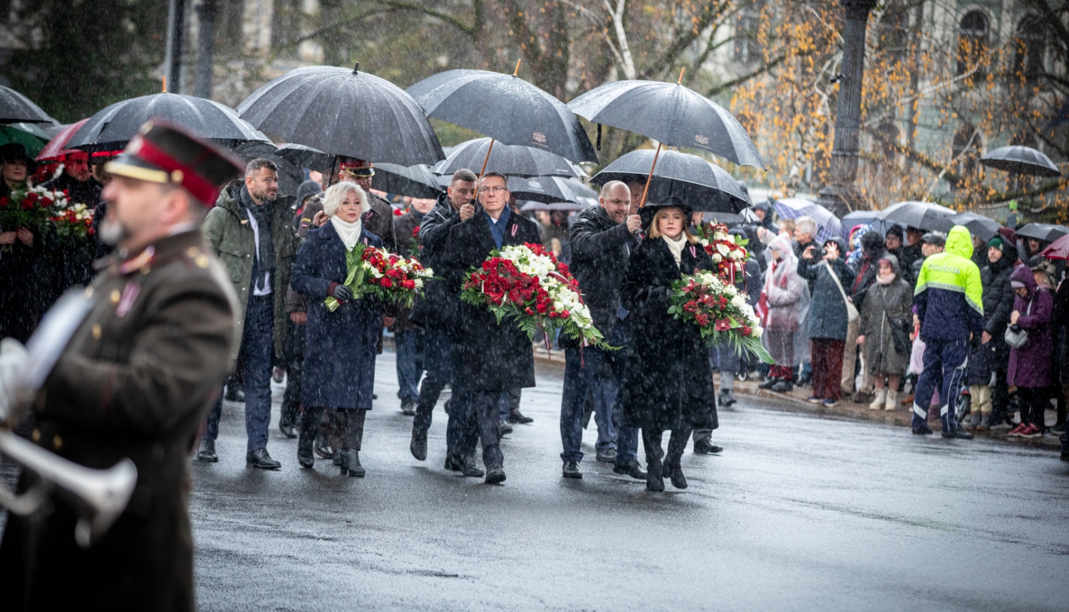 18.11.2024. Svinīgā ziedu nolikšanas ceremonija pie Brīvības pieminekļa
