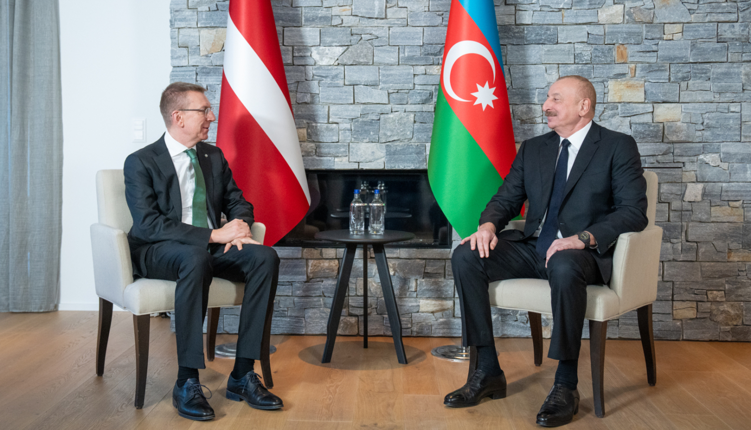 Valsts prezidents Davosā tiekas ar Azerbaidžānas prezidentu