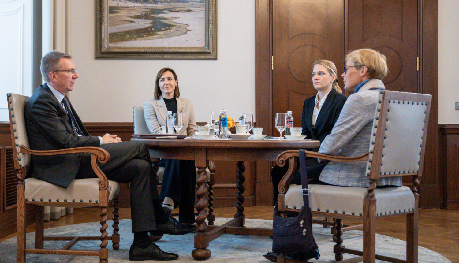 Valsts prezidents tiekas ar Mākslīgā intelekta centra direktori