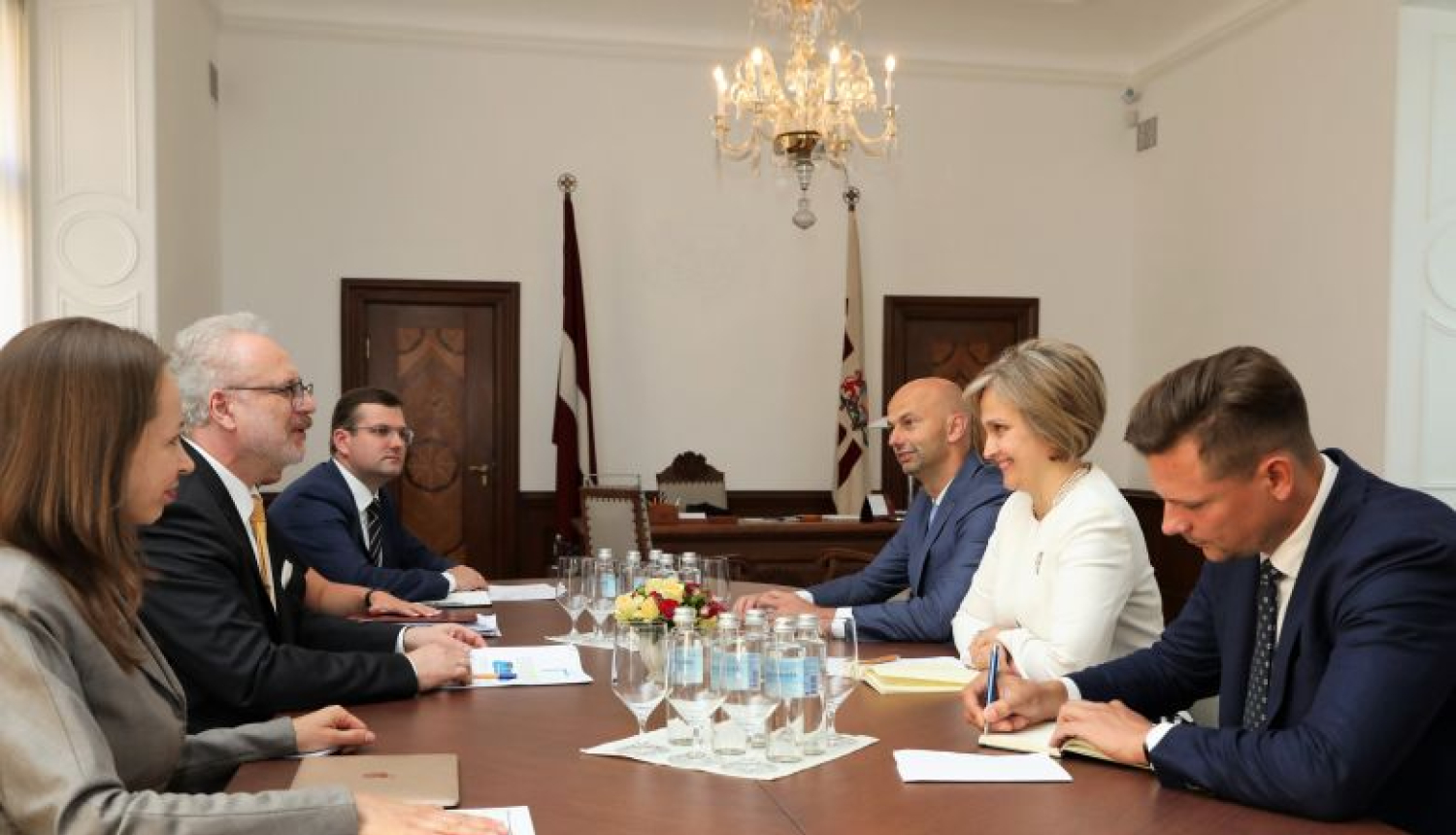 Valsts prezidents un Satversmes tiesas priekšsēdētāja runā par tiesu varas un valsts pārvaldes stiprināšanu