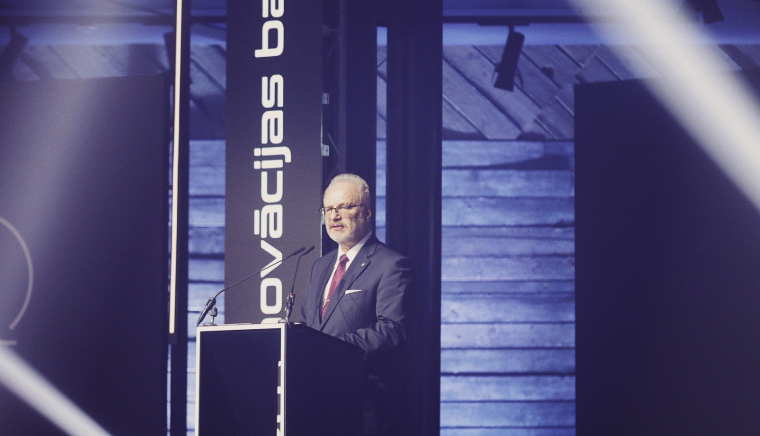 14.12.2022. Valsts prezidents Egils Levits piedalās konkursa “Eksporta un inovācijas balva 2022” laureātu apbalvošanas ceremonijā. Foto autors: Dāvis Doršs, Valsts prezidenta kanceleja.