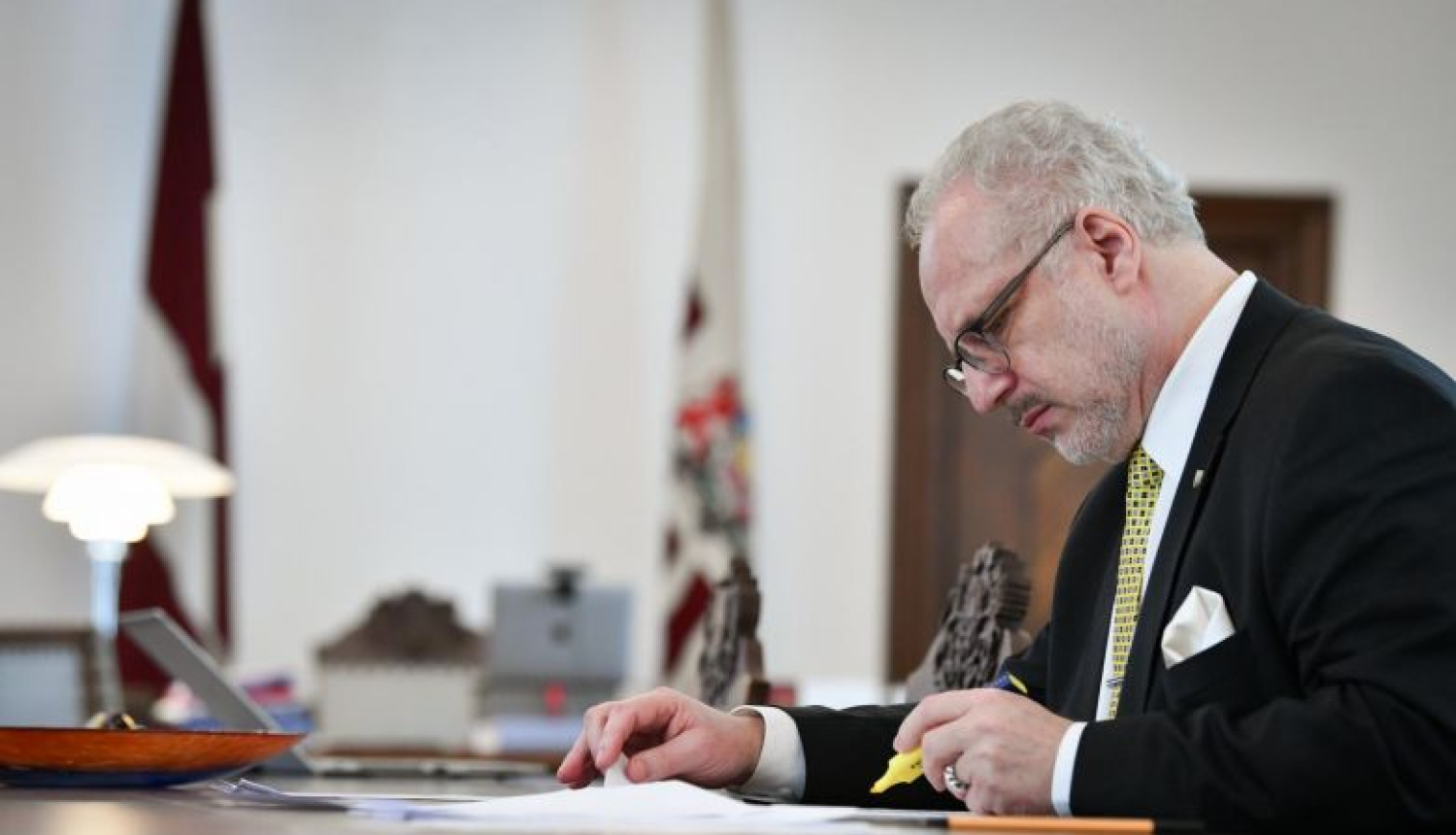 Valsts prezidents prasa novērst iespējas mīkstināt vai apiet totalitāro režīmu simbolu izmantošanas aizliegumu publiskos pasākumos